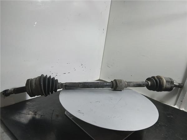 Półoś napędowa przednia prawa 495001D700 HYUNDAI