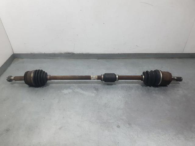 Półoś napędowa przednia prawa 495001E051 HYUNDAI