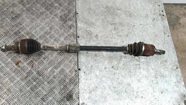 Półoś napędowa przednia prawa 495001H011 HYUNDAI