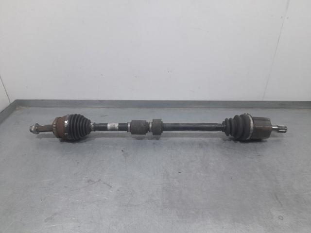 Półoś napędowa przednia prawa 495001H211 HYUNDAI