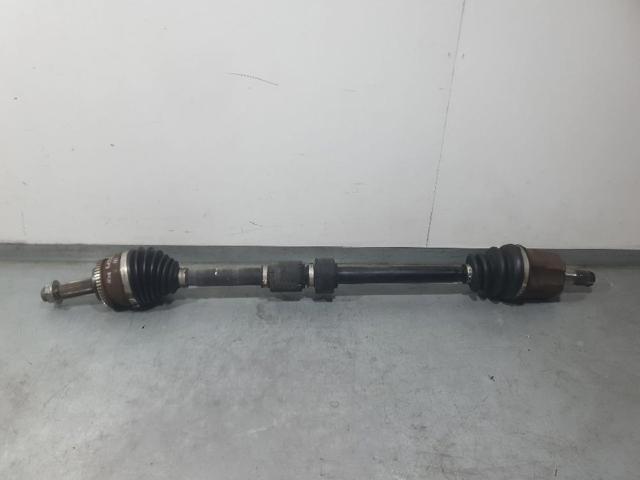 Półoś napędowa przednia prawa 495001H211 HYUNDAI