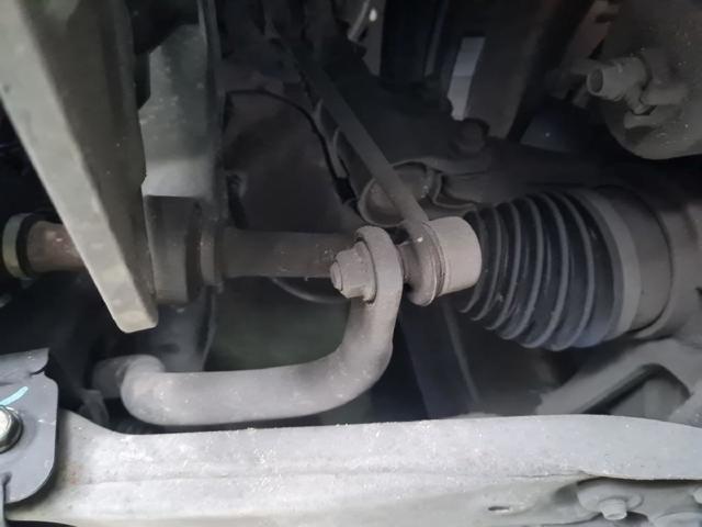 Półoś napędowa przednia lewa 495002Y100 HYUNDAI