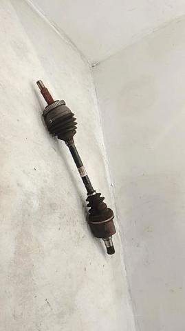 Półoś napędowa przednia lewa 495003K300 HYUNDAI