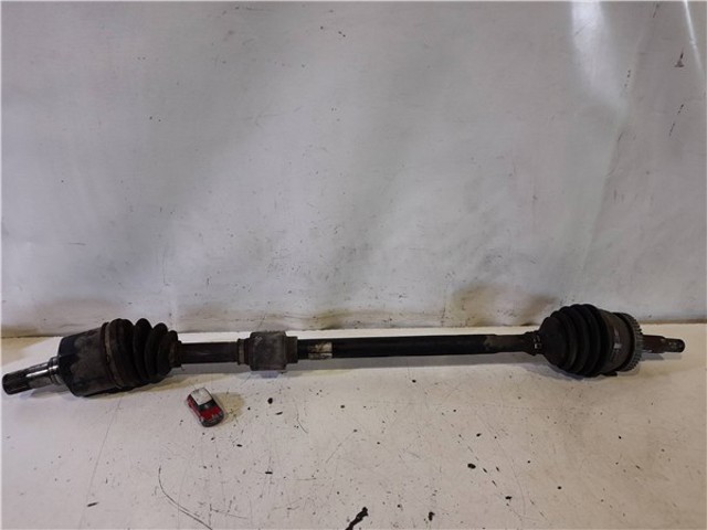 Półoś napędowa przednia prawa 495003K350 HYUNDAI