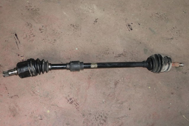 Półoś napędowa przednia prawa 495003K350 HYUNDAI