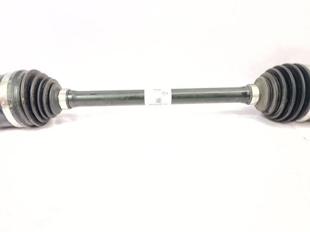 Półoś napędowa przednia lewa 49500D7200 HYUNDAI