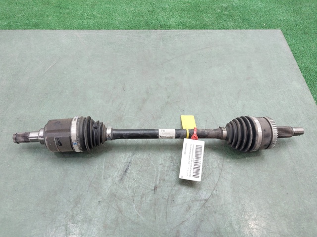 Półoś napędowa przednia lewa 49500D7200 HYUNDAI