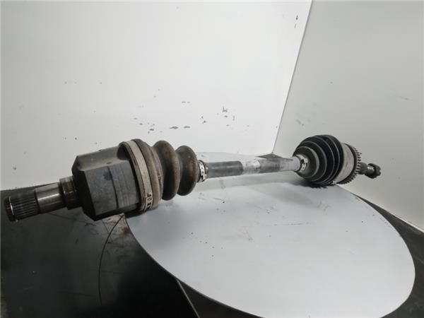 Półoś napędowa przednia lewa 495011D700 HYUNDAI