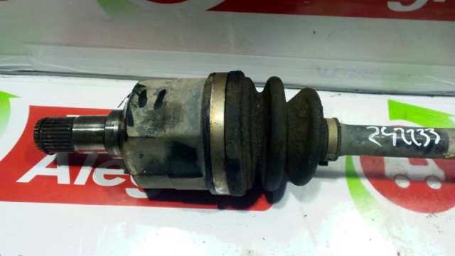 Półoś napędowa przednia lewa 495011D700 HYUNDAI