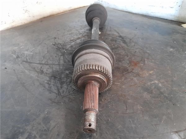 Półoś napędowa przednia lewa 495011D700 HYUNDAI