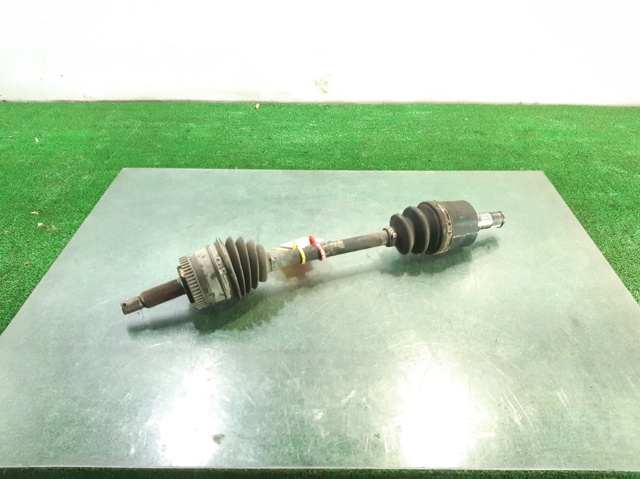 Półoś napędowa przednia lewa 495011D700 HYUNDAI