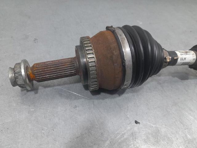 Półoś napędowa przednia lewa 495011H211 HYUNDAI