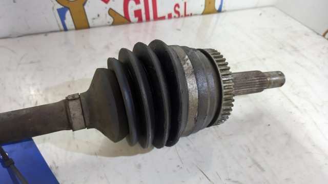 Półoś napędowa przednia lewa 495012E700 HYUNDAI