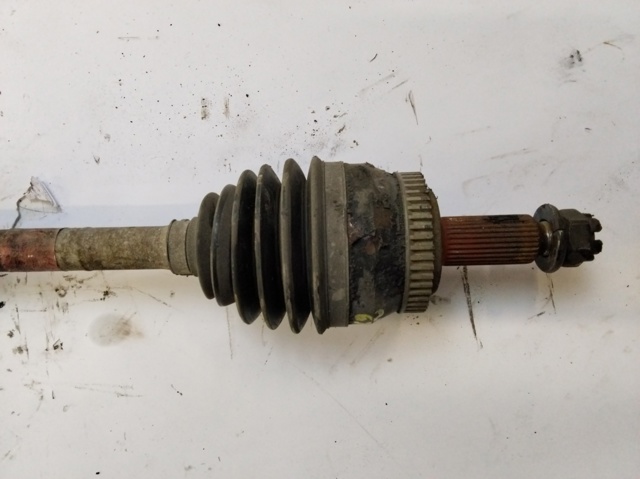 Półoś napędowa przednia lewa 495012E800 HYUNDAI