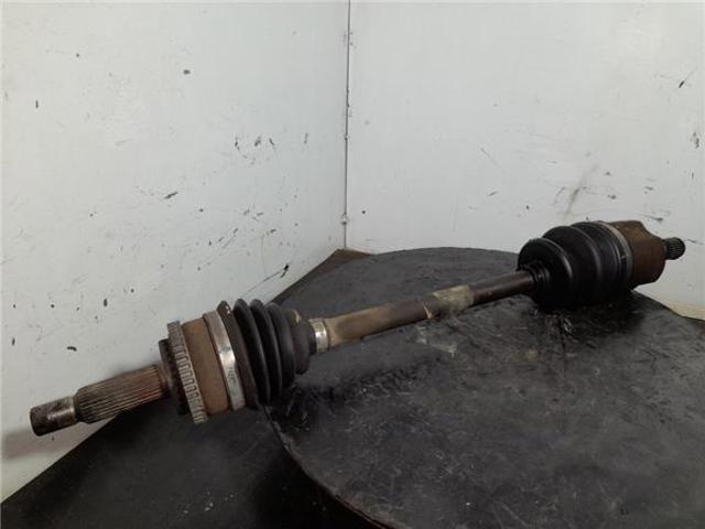 Półoś napędowa przednia lewa 495012L010 HYUNDAI