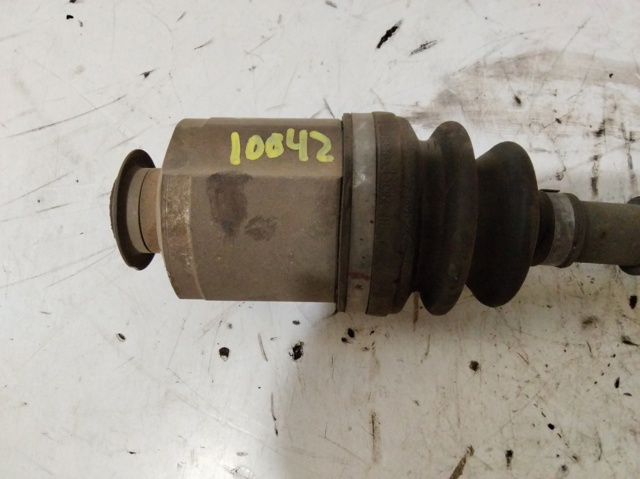Półoś napędowa przednia prawa 495012P000 HYUNDAI