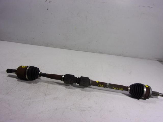 Półoś napędowa przednia prawa 495012Y900 HYUNDAI