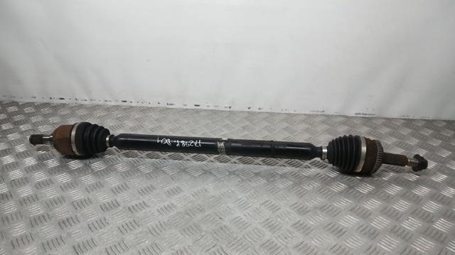 Półoś napędowa przednia prawa 49501A6100 HYUNDAI