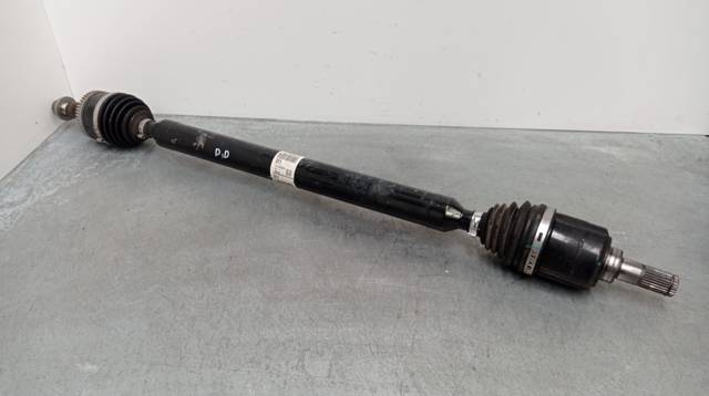 Półoś napędowa przednia prawa 49501D7200 HYUNDAI