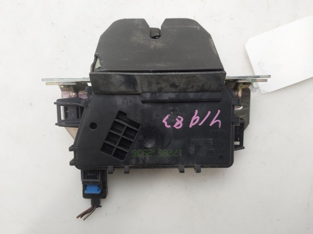 Zamek klapy bagażnika (3/5 drzwi tylnych) 495058724 OPEL