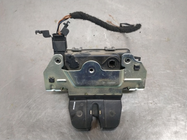 Zamek klapy bagażnika (3/5 drzwi tylnych) 495058724 OPEL