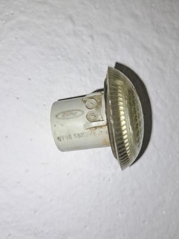 Powtarzacz kierunkowskazu na błotniku Ford Connect TC7