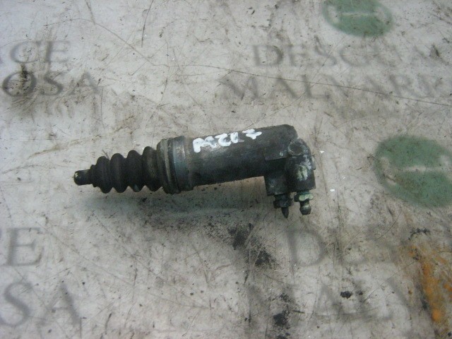 Cylinder roboczy sprzęgła 4A0721261 VAG
