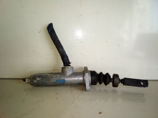 Cylinder sprzęgła główny 4A0721401 VAG
