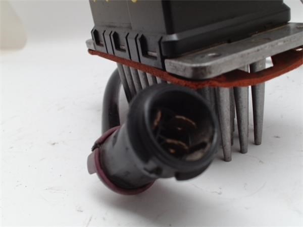 Rezystor wentylatora nagrzewnicy (ogrzewacza kabiny) Audi 100 4A2