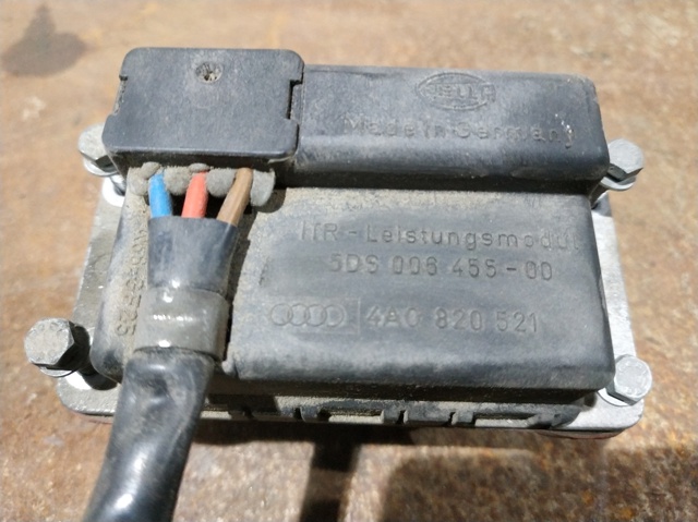 Rezystor wentylatora nagrzewnicy (ogrzewacza kabiny) Audi 100 4A2