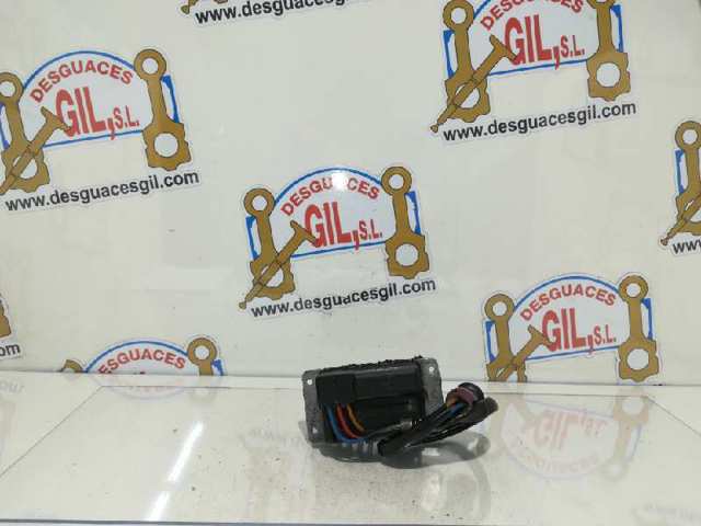 Rezystor wentylatora nagrzewnicy (ogrzewacza kabiny) Audi 100 4A2