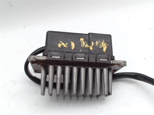 Rezystor wentylatora nagrzewnicy (ogrzewacza kabiny) Audi 100 4A2