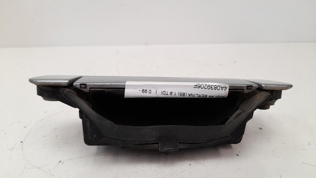 Klamka drzwi tylnych prawa zewnętrzna 4A0839206F VAG