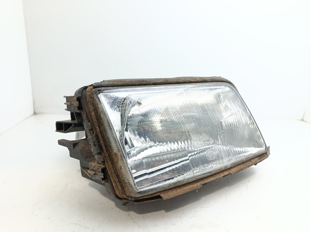 Reflektor prawy 4A0941030 VAG