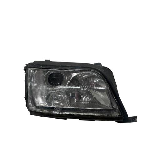 Reflektor prawy 4A0941030L VAG