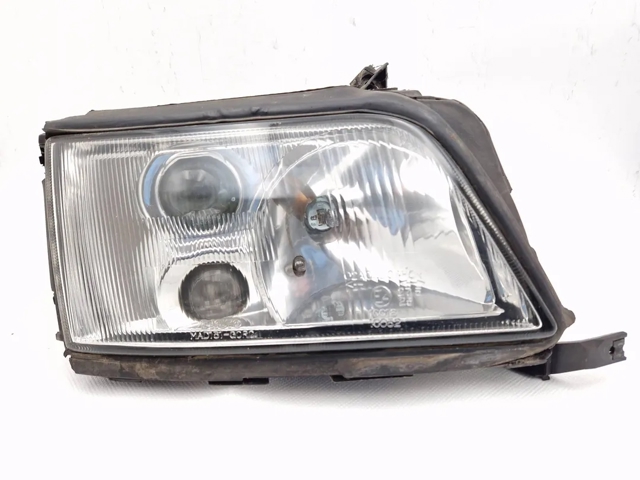 Reflektor prawy 4A0941030L VAG