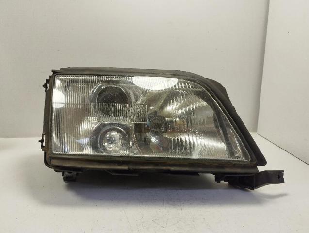 Reflektor prawy 4A0941030L VAG