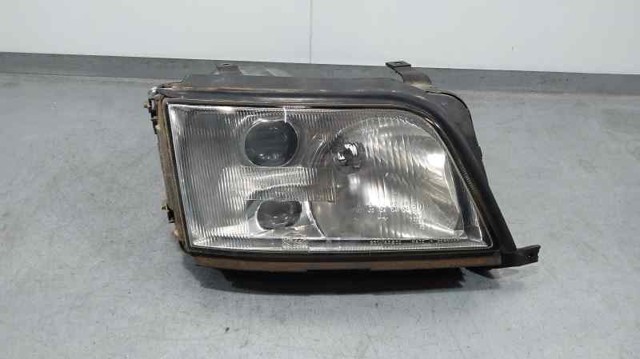 Reflektor prawy 4A0941030N VAG