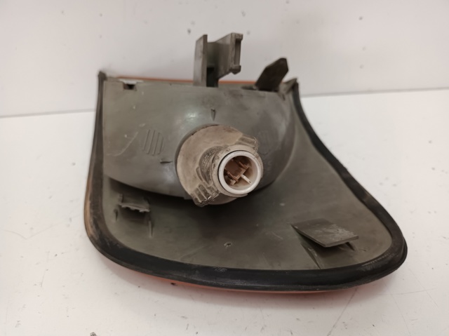 Kierunkowskaz prawy 4A0953050 VAG