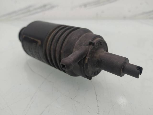 Pompka spryskiwacza szyby przedniej 4A0955651 VAG