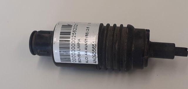 Pompka spryskiwacza szyby przedniej 4A0955651 VAG