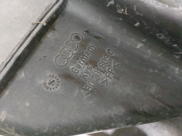 POCHŁANIACZ PAR PALIWA Audi A6 4B2, 4B4