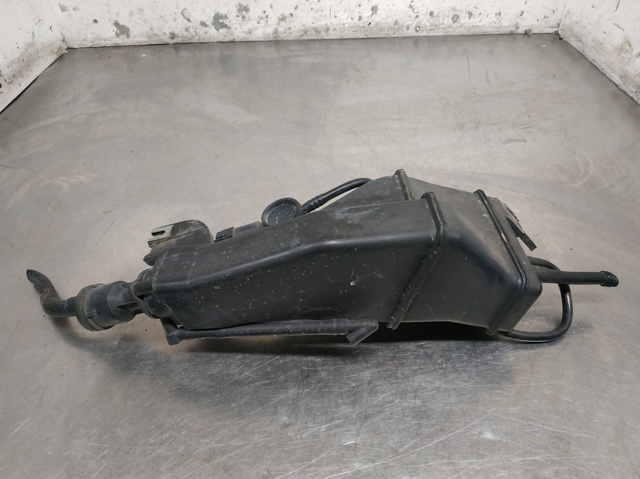 POCHŁANIACZ PAR PALIWA Audi A6 4B2, 4B4