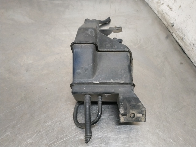 POCHŁANIACZ PAR PALIWA Audi A6 4B2, 4B4