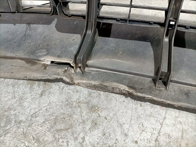 Zderzak przedni Audi A6 4B2, 4B4