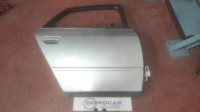 Drzwi tylne prawe 4B0833052 VAG