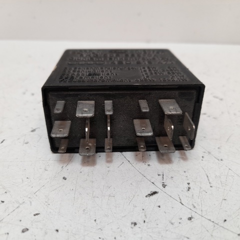 Przekaźnik kierunkowskazów 4B0919471A VAG