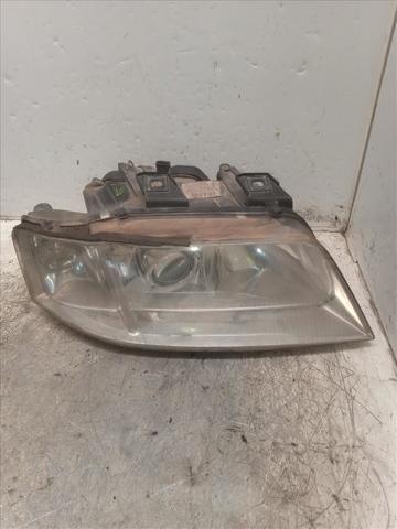 Reflektor prawy 4B0941030N VAG