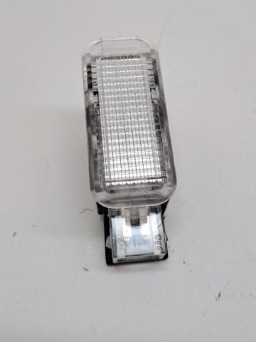 Lampka oświetlenia bagażnika 4B0947415A VAG