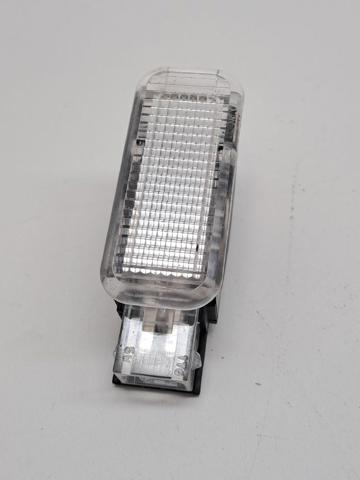 Lampka oświetlenia bagażnika 4B0947415A VAG